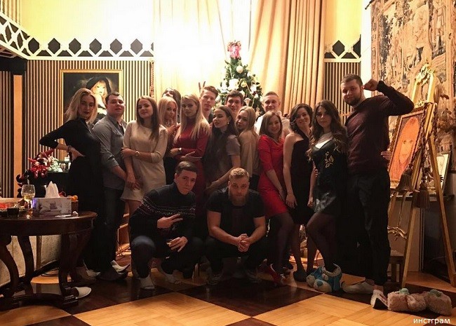 Внук Аллы Пугачевой шумно отпраздновал Новый год в особняке звездной бабушки (ФОТО)