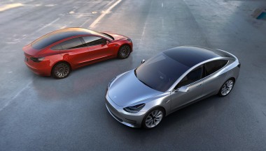     Twitter  -  Tesla Model 3 ()