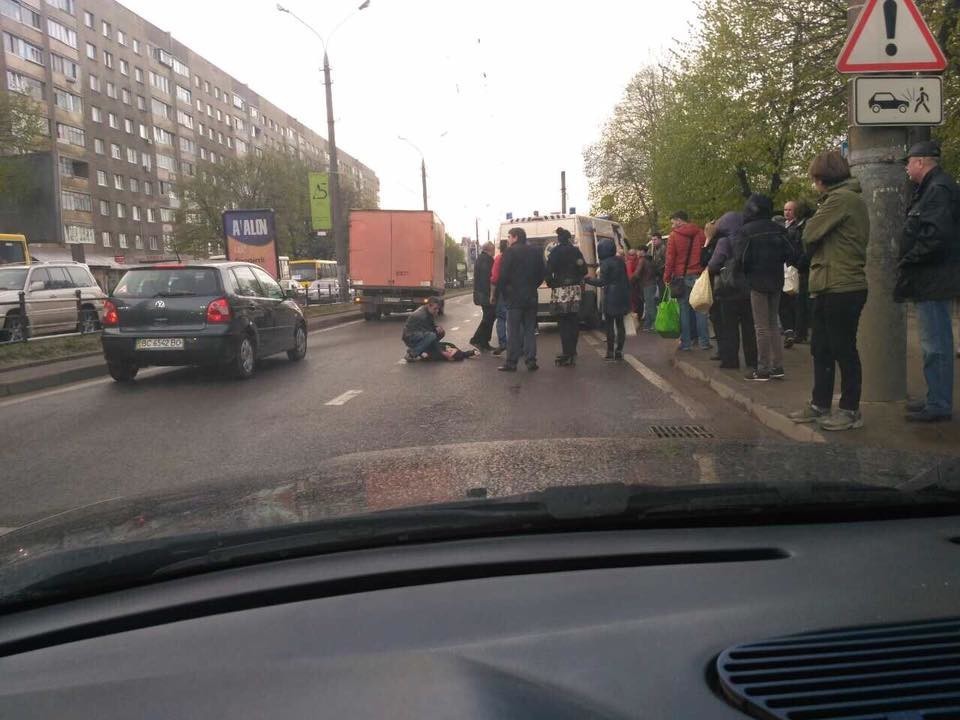 ​Шокирующее ДТП во Львове: 13-летнего подростка сбил автомобиль, а затем переехала скорая (ФОТО)