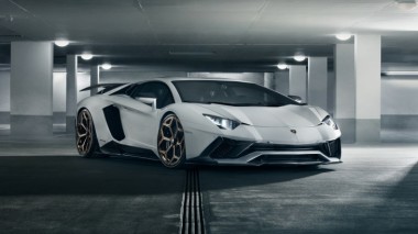        Lamborghini Aventador S ()