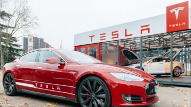    Tesla Model S    ()