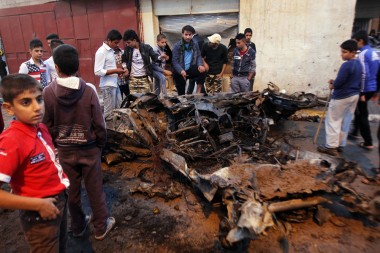 Два мощных взрыва на рынке Багдада унесли жизни 18 человек