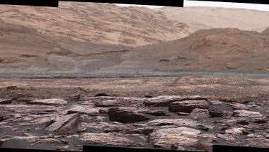 В марсианском кратере выявили фиолетовые камни, которые привели к исчезновению воды на планете