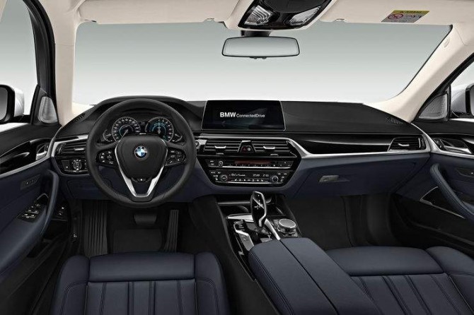      BMW 530e iPerformance ()