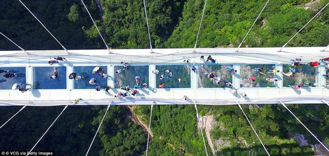 В Китае построят еще один высокогорный стеклянный мост (ФОТО)