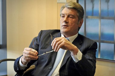 Ющенко обвинил власти в нежелании решения конфликта на Донбассе