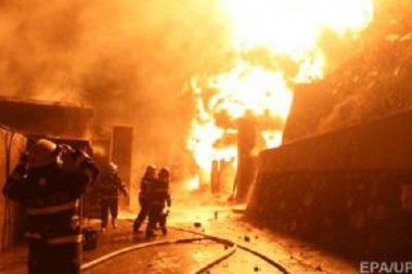 Канзас в огне: мощный пожар уничтожил жилой квартал (ВИДЕО)
