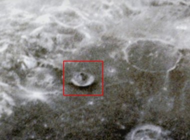 Уфологи обнаружили древний танк на поверхности Луны (ВИДЕО)