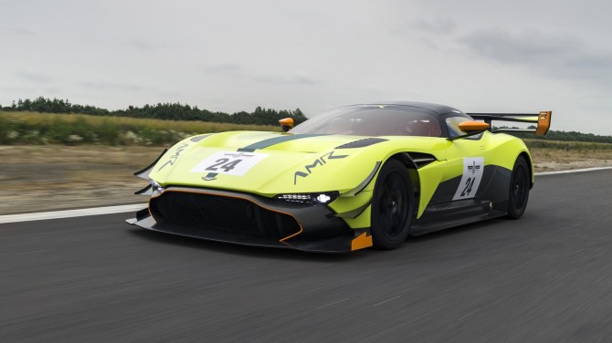 Анонсирован выход суперкара Aston Martin Vulcan AMR Pro (ФОТО)