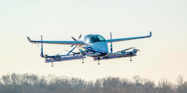 Boeing начал тестировать автопилотируемое воздушное такси (ВИДЕО)
