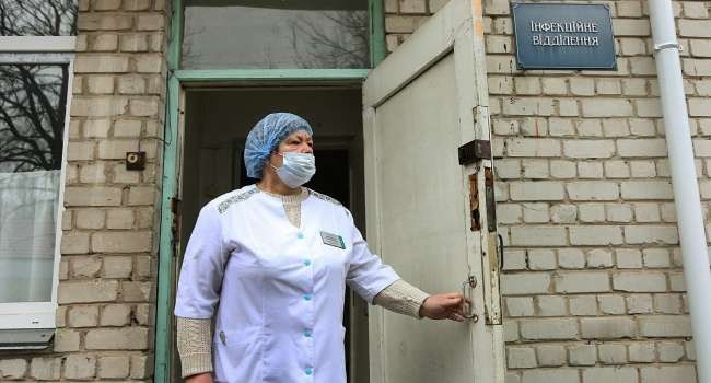 В Украине хитрят с повышением зарплат медикам