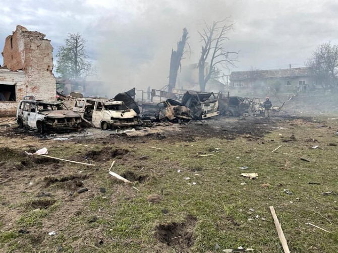 Вночі росіяни вдарили по школах та будинках на Чернігівщині: є загиблі та поранені
