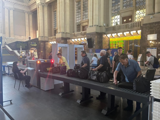 На Центральному залізничному вокзалі у Києві поставили серйозну систему безпеки