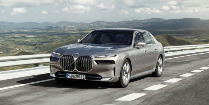 BMW випустять перший у світі броньований електромобіль