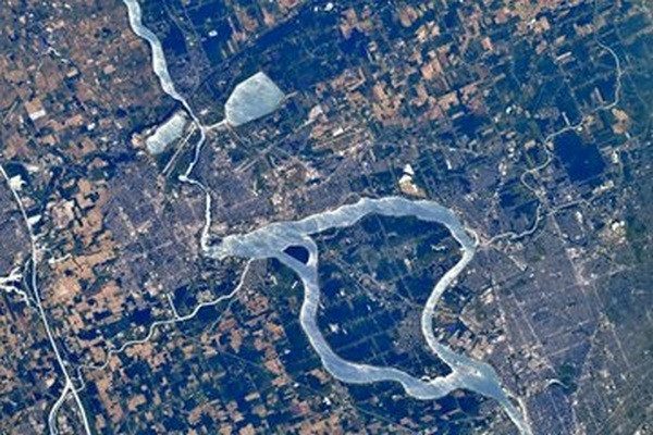 Астронавт показала знімки найбільших водоспадів Землі із космосу