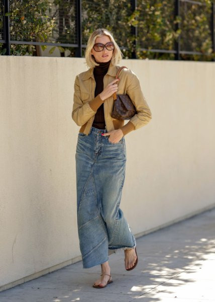 Ельза Госк продемонструвала трендову джинсову спідницю 