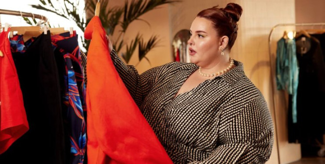 155-кілограмова модель Тесс Голлідей допомогла створити H&M одяг для людей із зайвою вагою