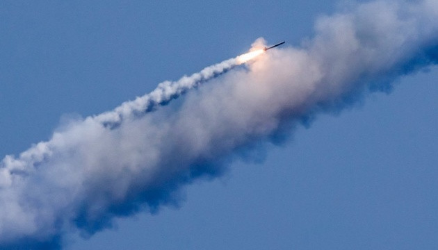 Дрони, «Калібри» з Чорного моря, ракети з літаків - Повітряні сили розповіли про нічну атаку рф