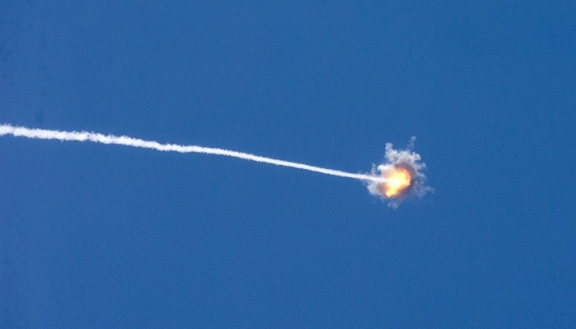 У Києві від падіння уламків ракет постраждало троє людей