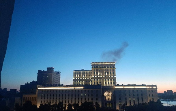 ЗМІ: міноборони у Москві атакували дрони