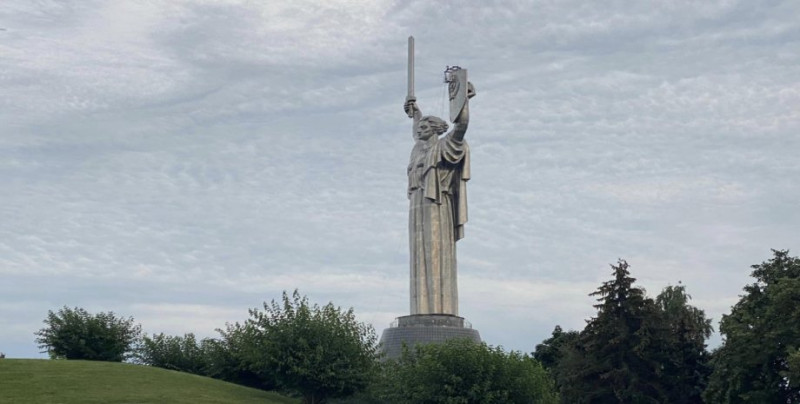 Монумент Батьківщина-мати в Києві перейменують на 