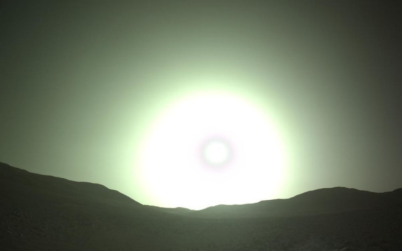 На Землі такого не буває: марсохід NASA зафіксував “блакитний” захід Сонця (ФОТО)