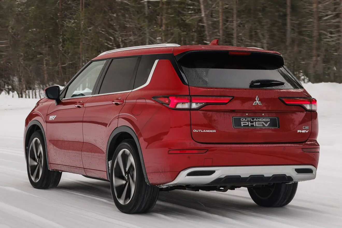 Стали відомі перші подробиці про новий Mitsubishi Outlander PHEV Стали відомі перші подробиці про новий Mitsubishi Outlander PHEV