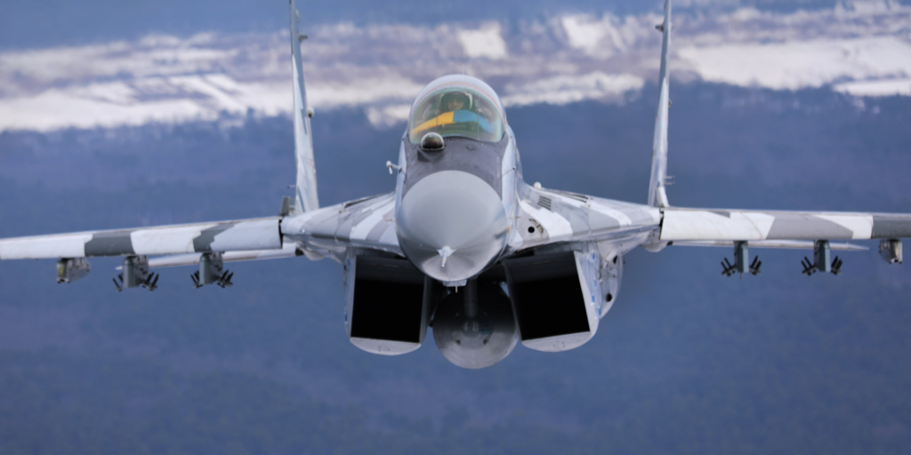 Точний удар МіГ-29 залишив окупантів без логістики на Запоріжжі (ВІДЕО)