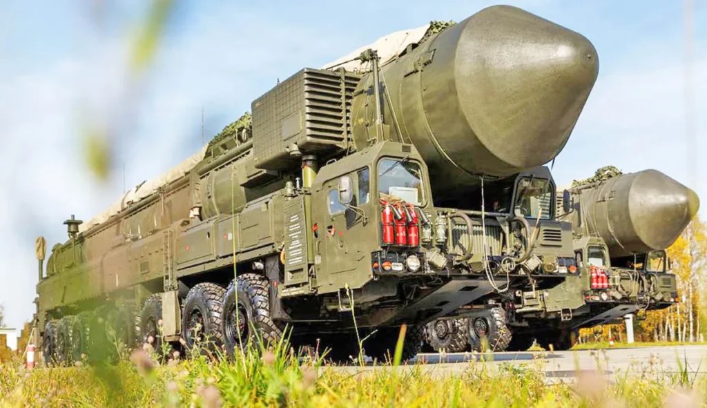 Чи міг «Орешник» промахнутися аж на 80 км та який висновок можна зробити з удару цією БРСД